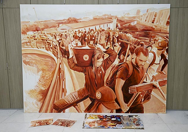 La obra de Lonjedo muestra una oleada de voluntarios en el Pont de la Solidaritat rumbo a la zona 0.